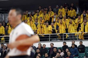 牛八体育- 佛罗伦萨主场失利，球迷不满抗议  